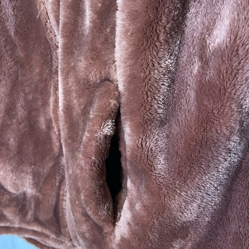 32 heat burnt orange faux fur jacket.​​​​​​​​​ - Picture 3 of 5